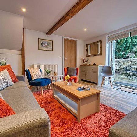 Delightful Two-Bedroom Cottage In The Heart Of Бейкуел Екстериор снимка