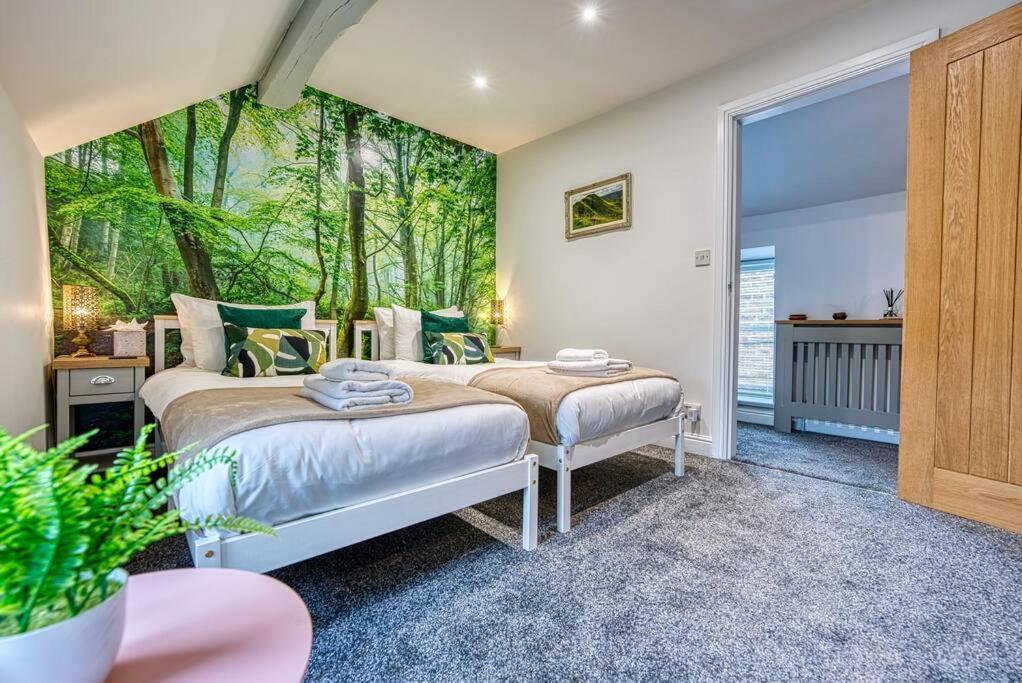 Delightful Two-Bedroom Cottage In The Heart Of Бейкуел Екстериор снимка