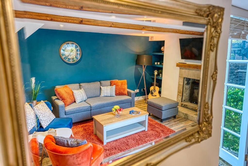 Delightful Two-Bedroom Cottage In The Heart Of Бейкуел Екстериор снимка